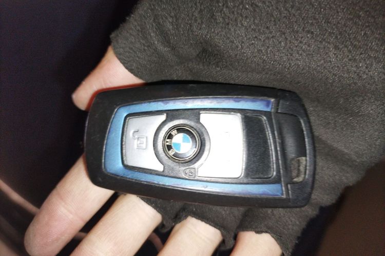 宝马3系 2017款 320i M运动型中控内饰11