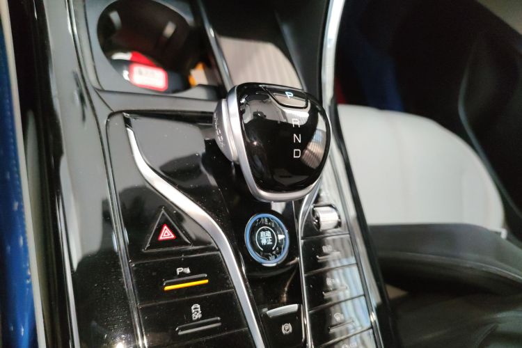 比亚迪 秦PLUS 2024款 荣耀版 DM-i 55KM领先型中控内饰18