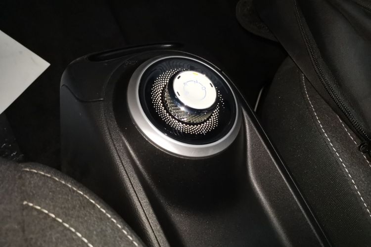 五菱汽车 五菱缤果 2023款 203km 轻享款中控内饰18