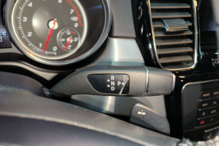 奔驰GLE轿跑 2017款 GLE 320 4MATIC 轿跑SUV中控内饰18