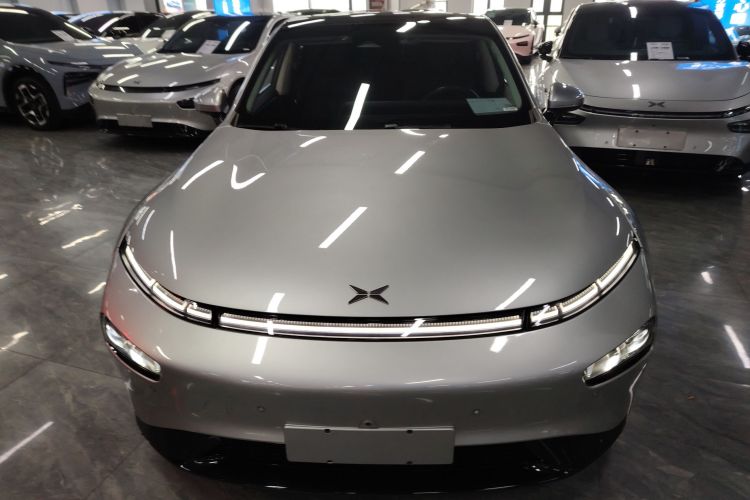 小鹏P7 2022款 480N+车身外观6001