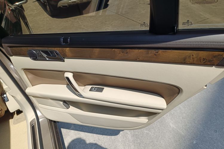 大众 辉腾 2011款 3.6L V6 4座加长Individual版中控内饰45