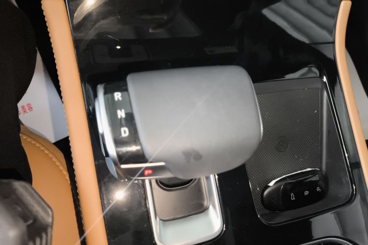 理想汽车 理想ONE 2021款 增程6座版中控内饰18