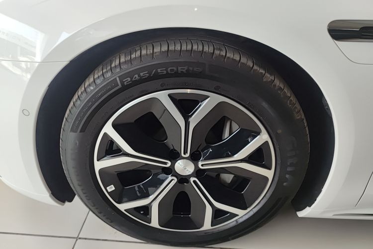 鸿蒙智行 智界S7 2025款 855km Max车身外观6007