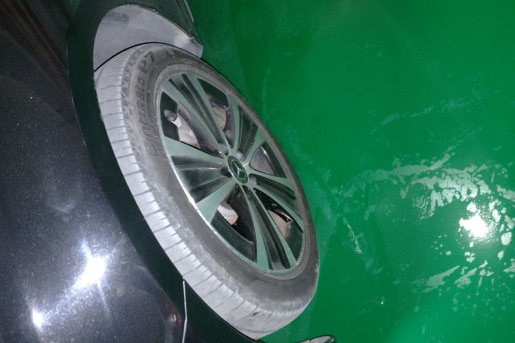 奔驰E级新能源 2023款 E 350 e L 插电式混合动力运动轿车车身外观6001