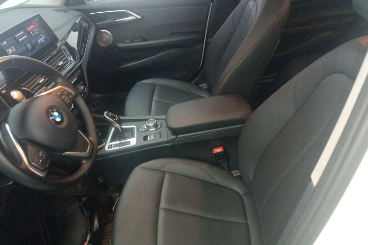 宝马1系 2023款 120i M运动版中控内饰19