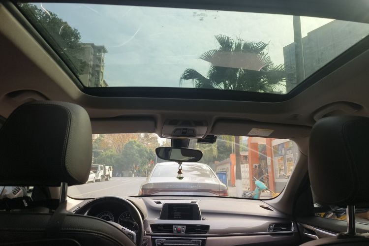 宝马X1 2019款 sDrive18Li 尊享型中控内饰22