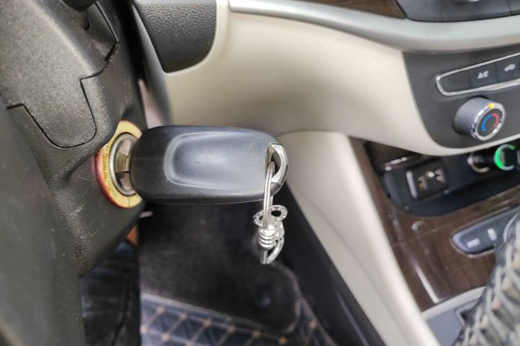 别克 威朗 2018款 三厢 15S 自动领先型中控内饰7001