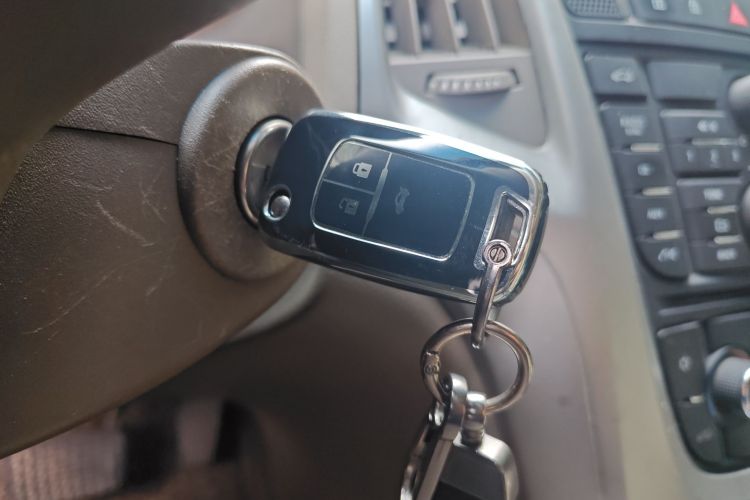 别克 英朗 2013款 GT 1.6L 自动舒适版中控内饰11