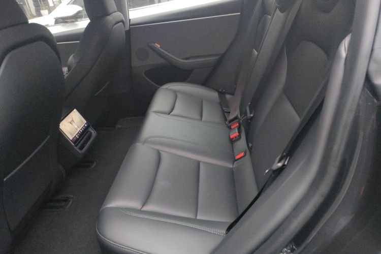特斯拉 Model 3 2023款 后轮驱动版中控内饰21