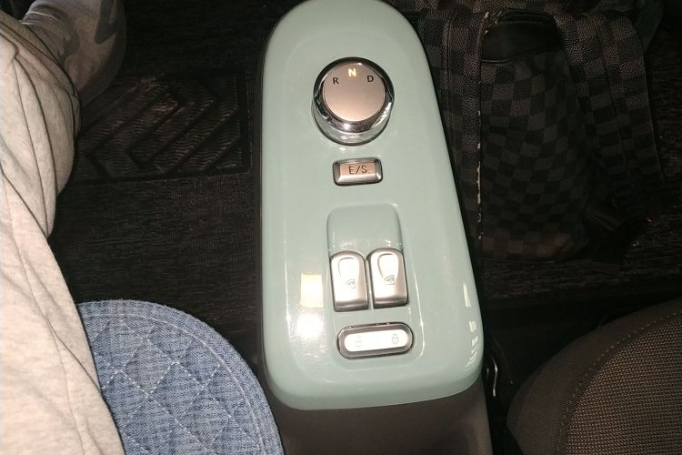 长安启源 长安Lumin 2023款 205km 香沁款中控内饰18