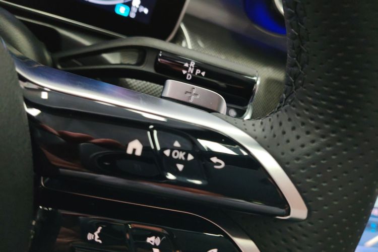 奔驰C级 2023款 改款 C 260 L 运动版中控内饰18