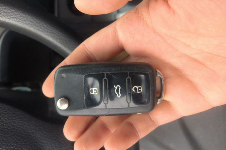 大众 朗逸 2013款 改款经典 1.6L 自动舒适版中控内饰7001