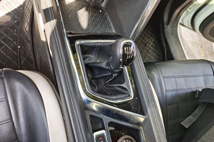 北京汽车 北京X3 2020款 1.5T 手动荣耀版PLUS中控内饰18