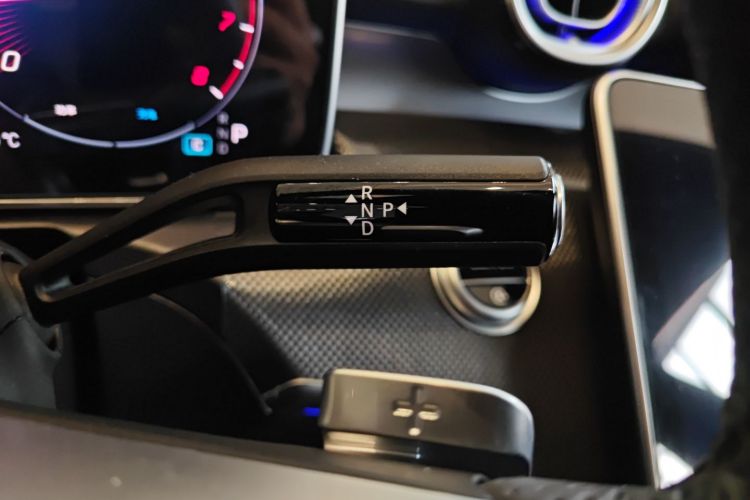 奔驰C级 2025款 C 260 L 运动版中控内饰18