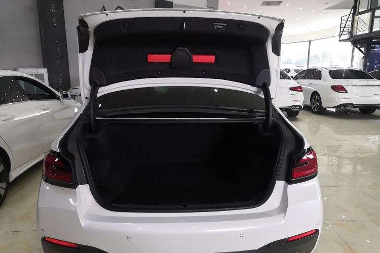 宝马5系 2022款 改款二 525Li M运动套装机舱底盘23