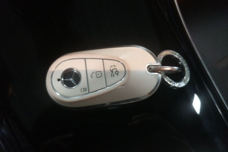 奔驰C级 2022款 改款 C 260 L 运动版中控内饰11