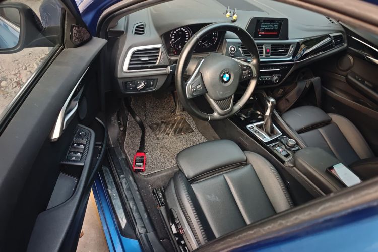 宝马1系 2018款 改款 118i 运动型中控内饰20