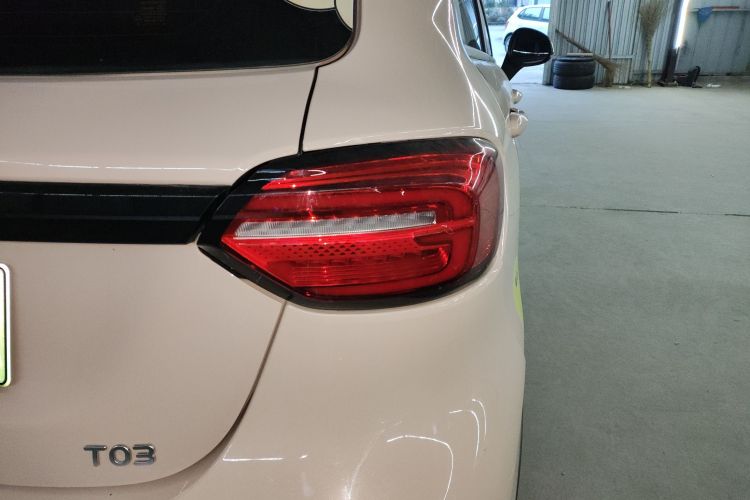 零跑汽车 零跑T03 2021款 400舒享版车身外观9