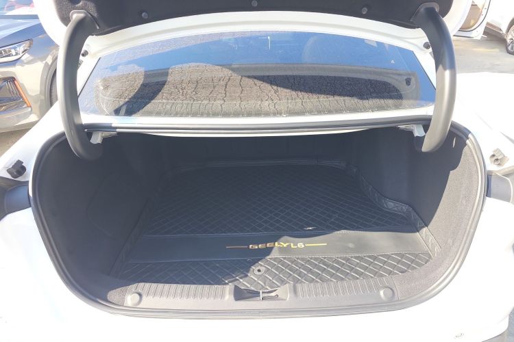 吉利银河 银河L6 2024款 125km PLUS 龙腾版机舱底盘23