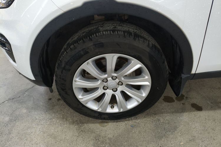 路虎 发现神行 2018款 240PS SE版车身外观6007