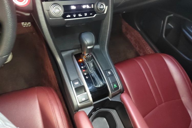 本田 思域 2021款 HATCHBACK 220TURBO CVT潮酷控中控内饰18
