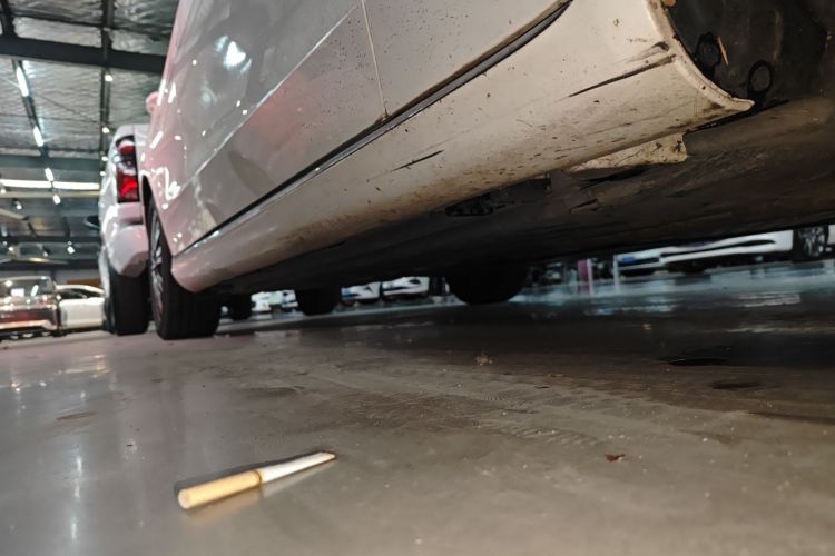 奔驰C级 2017款 C 200 L局部细节9001