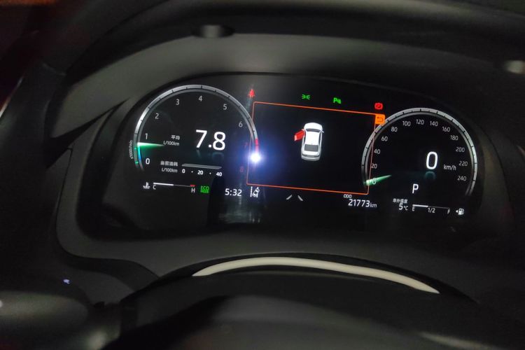 丰田 凯美瑞 2023款 2.5G 豪华版中控内饰14