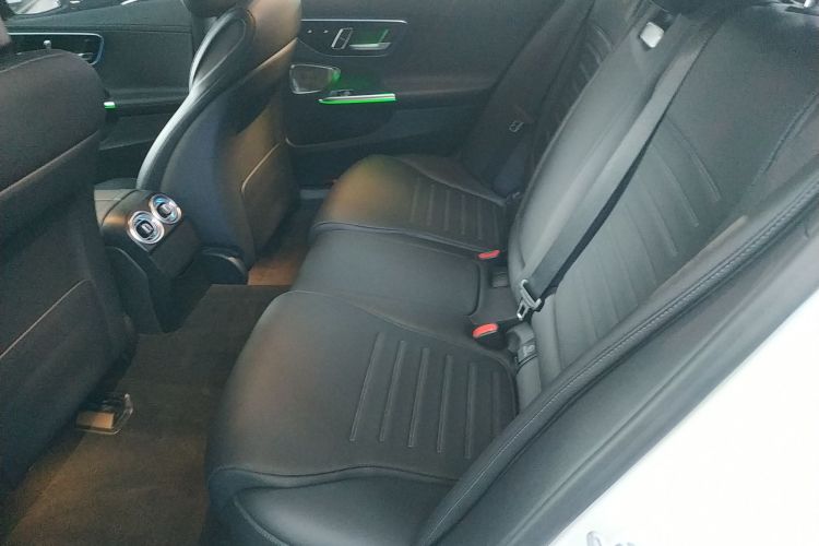 奔驰C级 2022款 C 260 L 皓夜运动版中控内饰7004