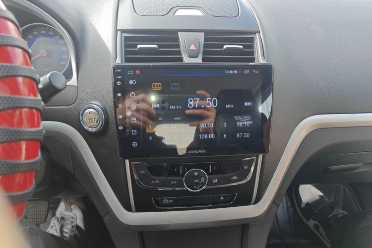 吉利汽车 帝豪 2016款 三厢 1.5L 手动向上版中控内饰16