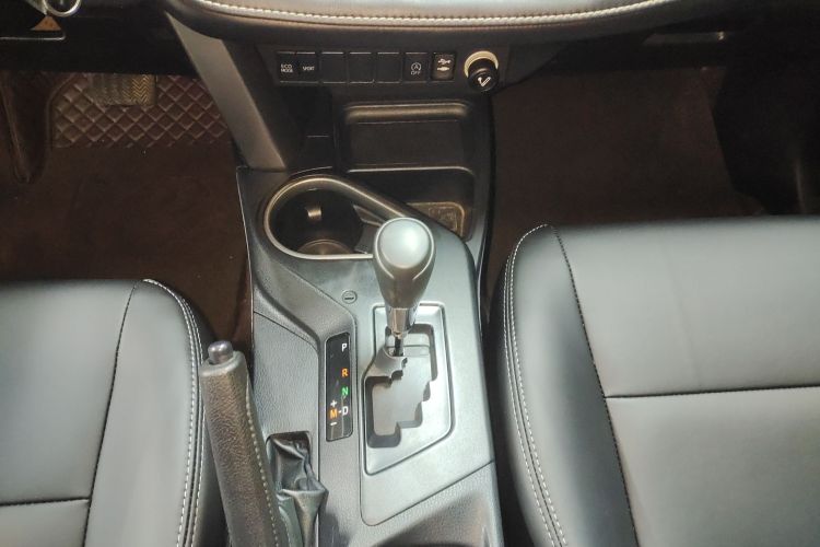 丰田 RAV4荣放 2019款 2.0L CVT两驱先锋版 国V局部细节18