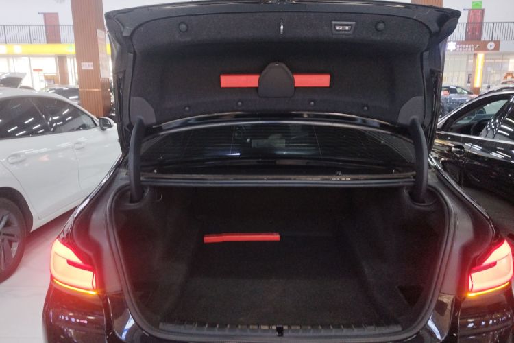 宝马5系 2021款 530Li 尊享型 豪华套装机舱底盘23