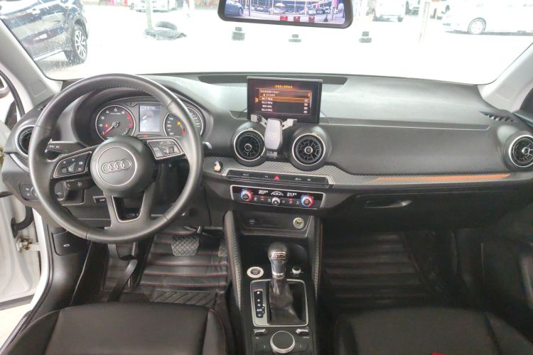 奥迪Q2L 2020款 35 TFSI 时尚动感型中控内饰12