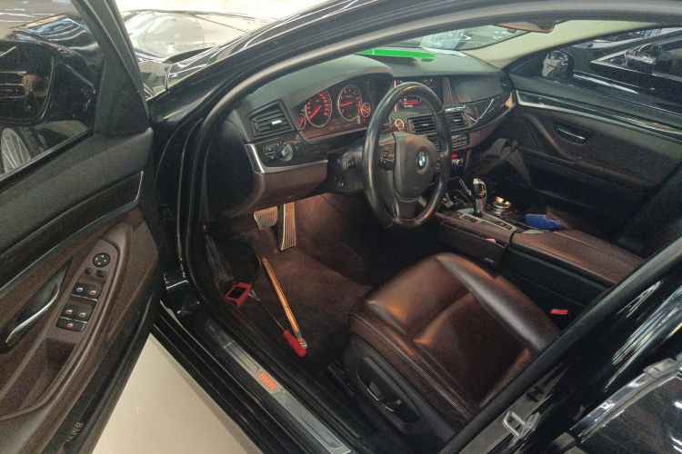 宝马5系 2014款 525Li 豪华设计套装中控内饰20