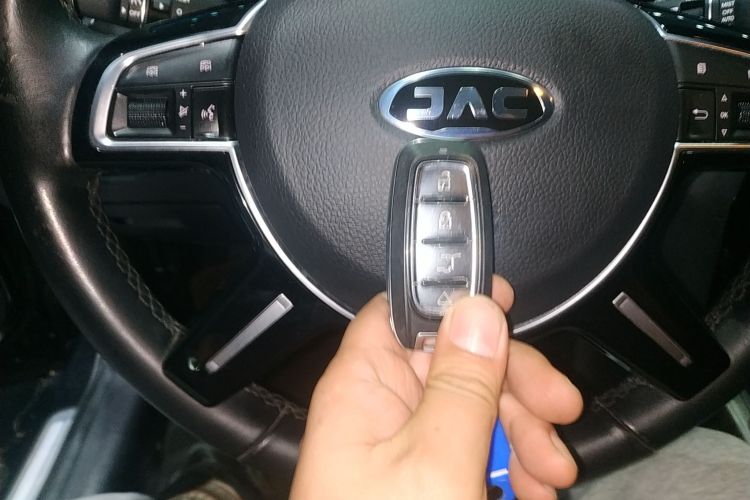 江汽集团 江淮iEVA60 2019款 旗舰型中控内饰7001