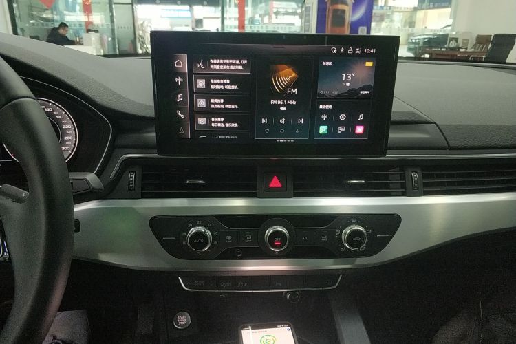 奥迪A4L 2024款 40 TFSI 时尚动感型中控内饰16