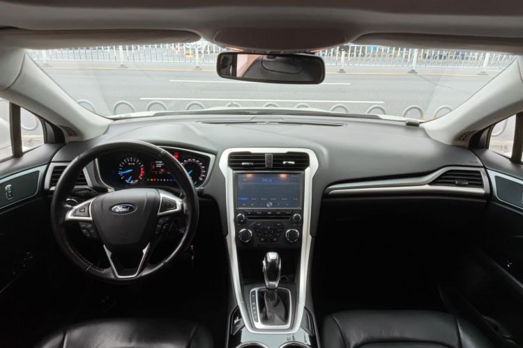 福特 蒙迪欧 2013款 1.5L GTDi180时尚型中控内饰12