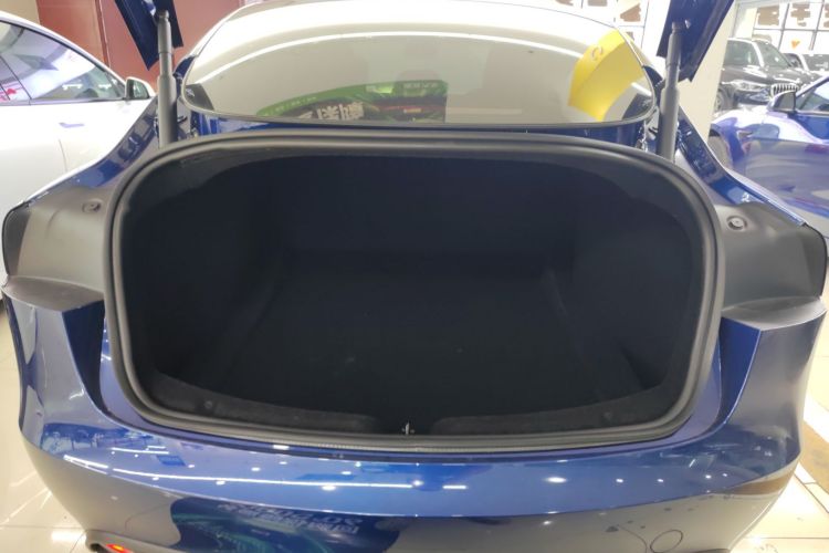 特斯拉 Model 3 2023款 长续航全轮驱动版中控内饰23