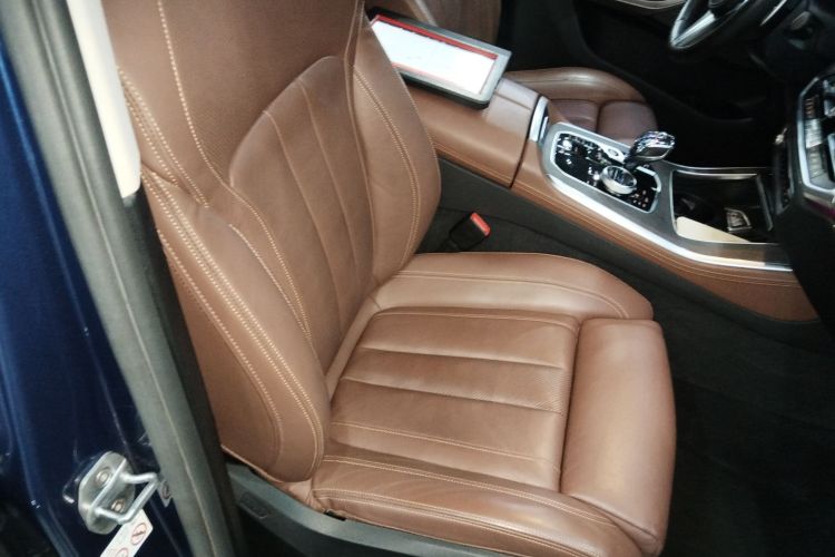 宝马X5(进口) 2019款 xDrive40i 尊享型 M运动套装局部细节41