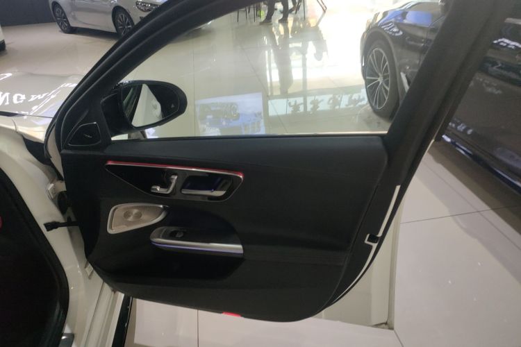 奔驰C级 2024款 改款 C 260 L 皓夜运动版中控内饰7005