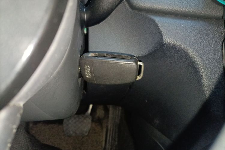 奥迪Q3 2013款 35 TFSI quattro 豪华型中控内饰7001