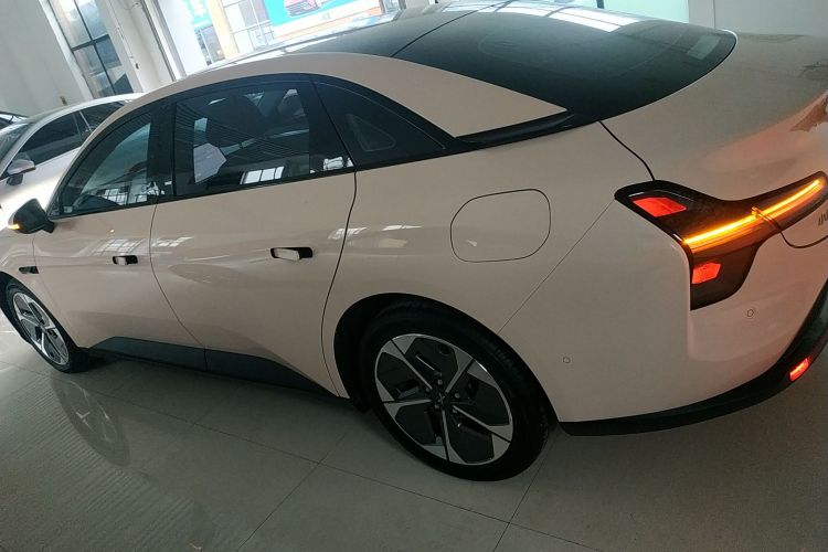 小鹏MONA M03 2024款 515 长续航车身外观6004