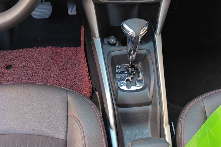 雪铁龙C3-XR 2015款 1.6L 自动先锋型中控内饰18