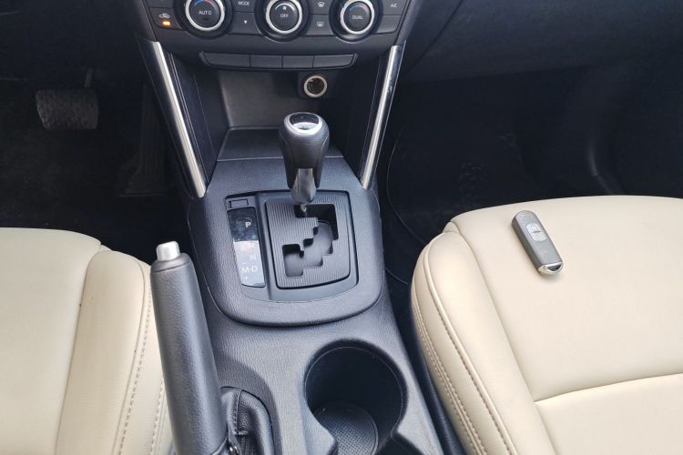 马自达CX-5 2013款 2.0L 自动两驱舒适型中控内饰18