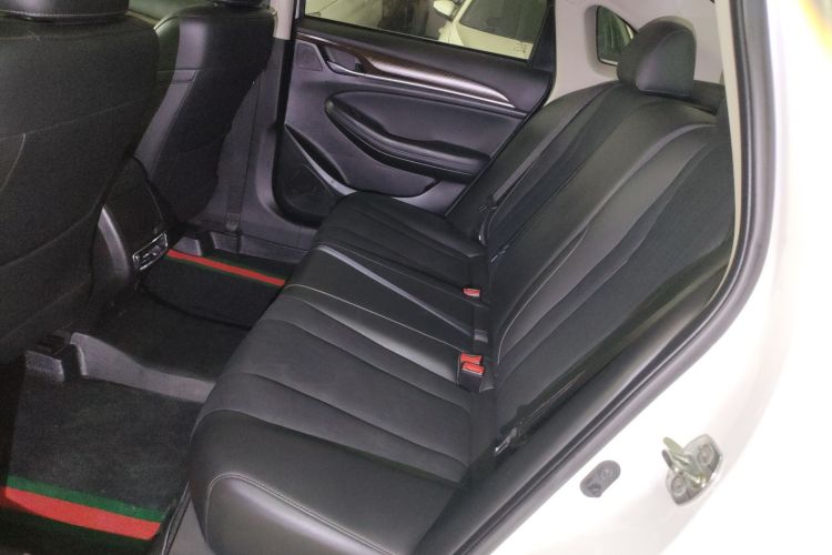 广汽传祺 传祺GA6 2019款 270T 自动精英版中控内饰7004