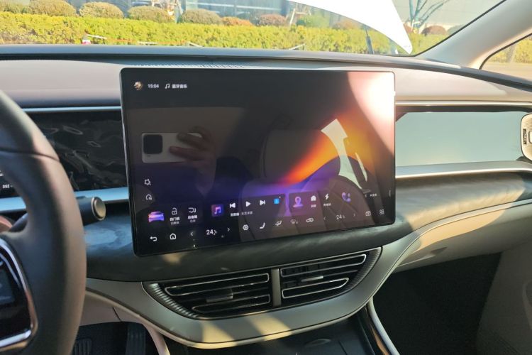 腾势D9 2024款 DM-i 970 豪华型中控内饰16