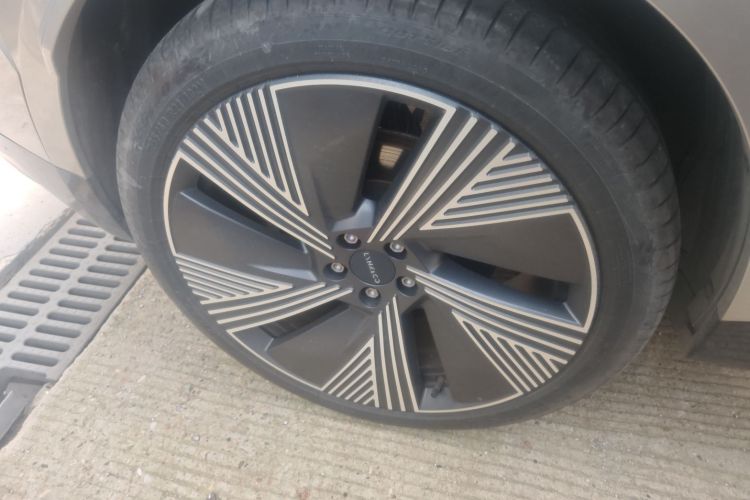 领克08 EM-P 2023款 120km 长续航Halo车身外观6008