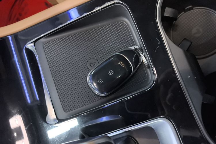 理想汽车 理想ONE 2021款 增程6座版中控内饰11