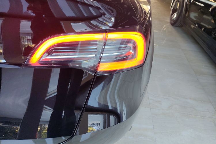 特斯拉 Model Y 2021款 长续航全轮驱动版车身外观6006