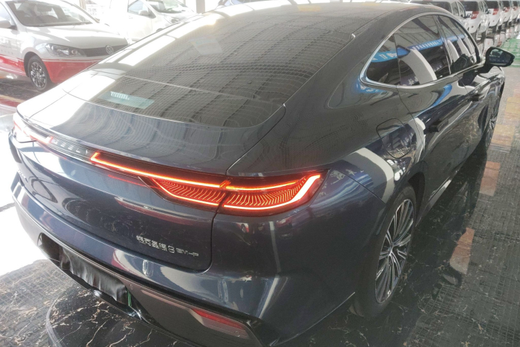 吉利银河 银河星耀8 2025款 130km EM-P 星舰版车身外观7